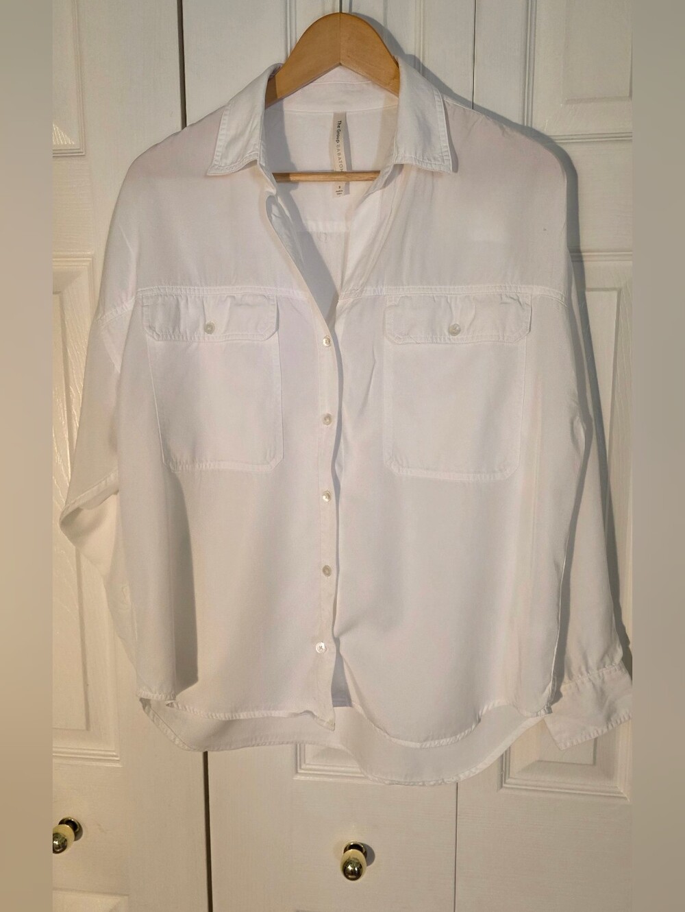 Aritzia Babaton Utility Relaxed White Button-Down Shirt with Patch Pockets - Picture 2 of 12